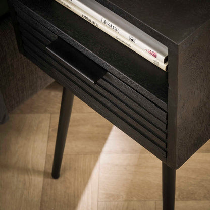Moderner Nachtschrank Marina aus Holz, braun, mit Schublade und Ablagefläche, stilvoller Nachtschrank von lefurn.de