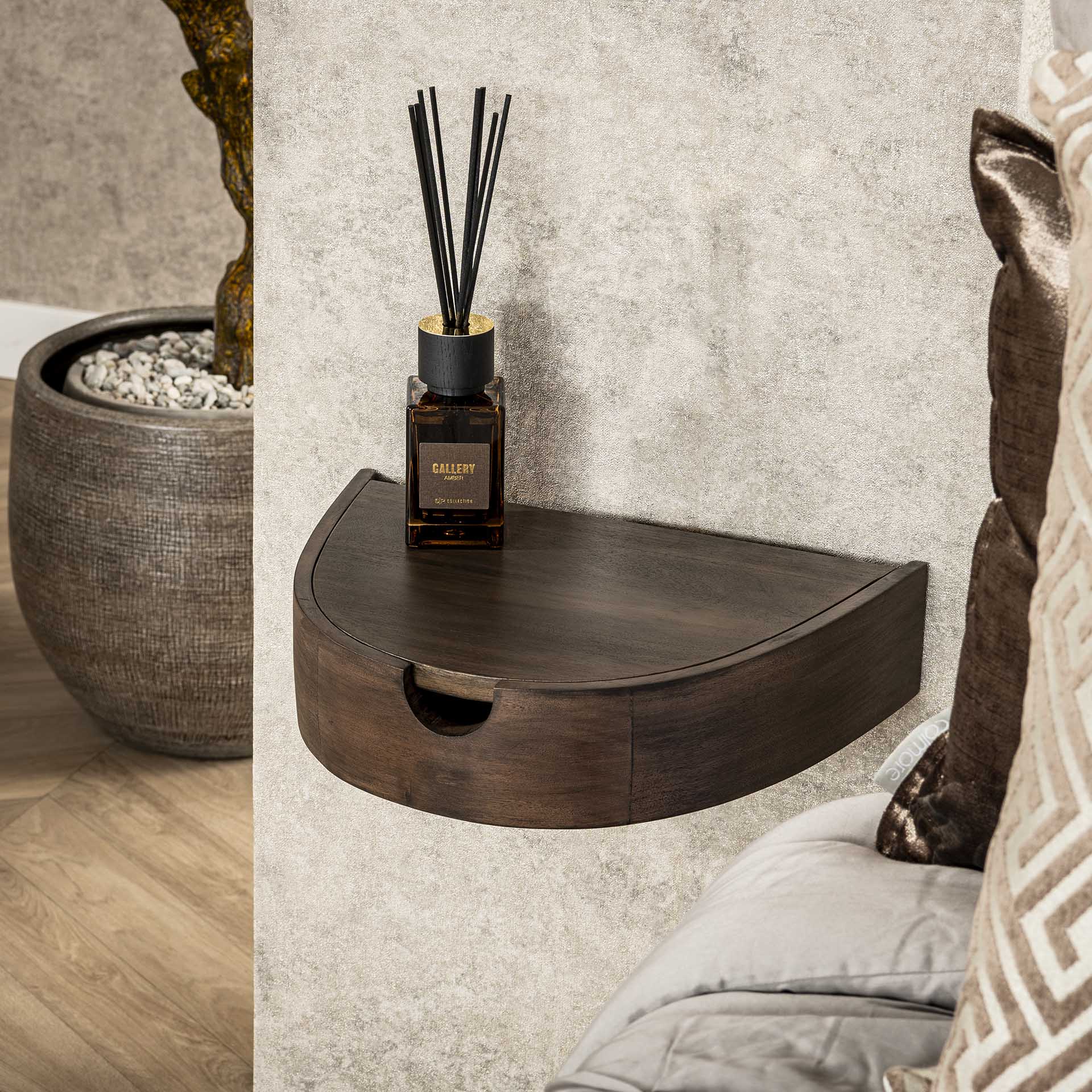 Nachtschrank-Set Cove von lefurn.de mit zwei modernen Nachtschränken aus Holz und Stauraum, stilvoll und funktional