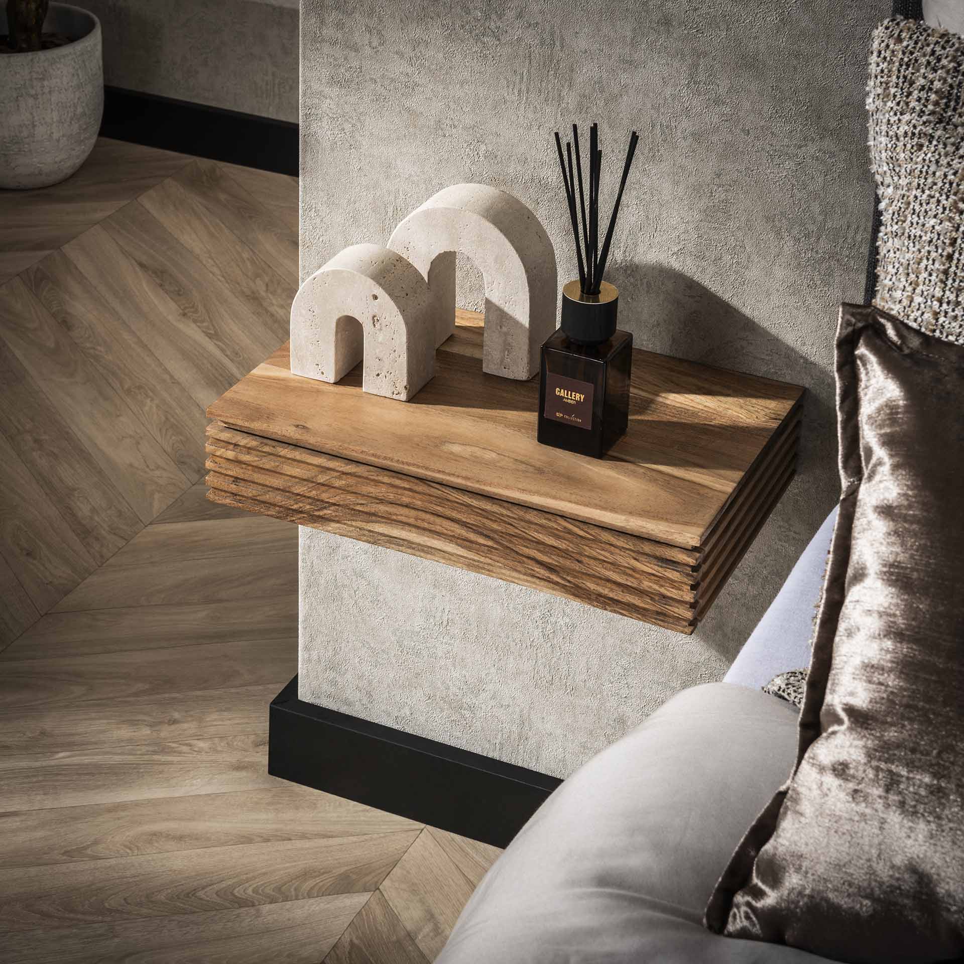 Zwei Nachtschränke im Set, modernem Design, aus Holz, mit Ablageflächen und Schubladen, von lefurn.de.