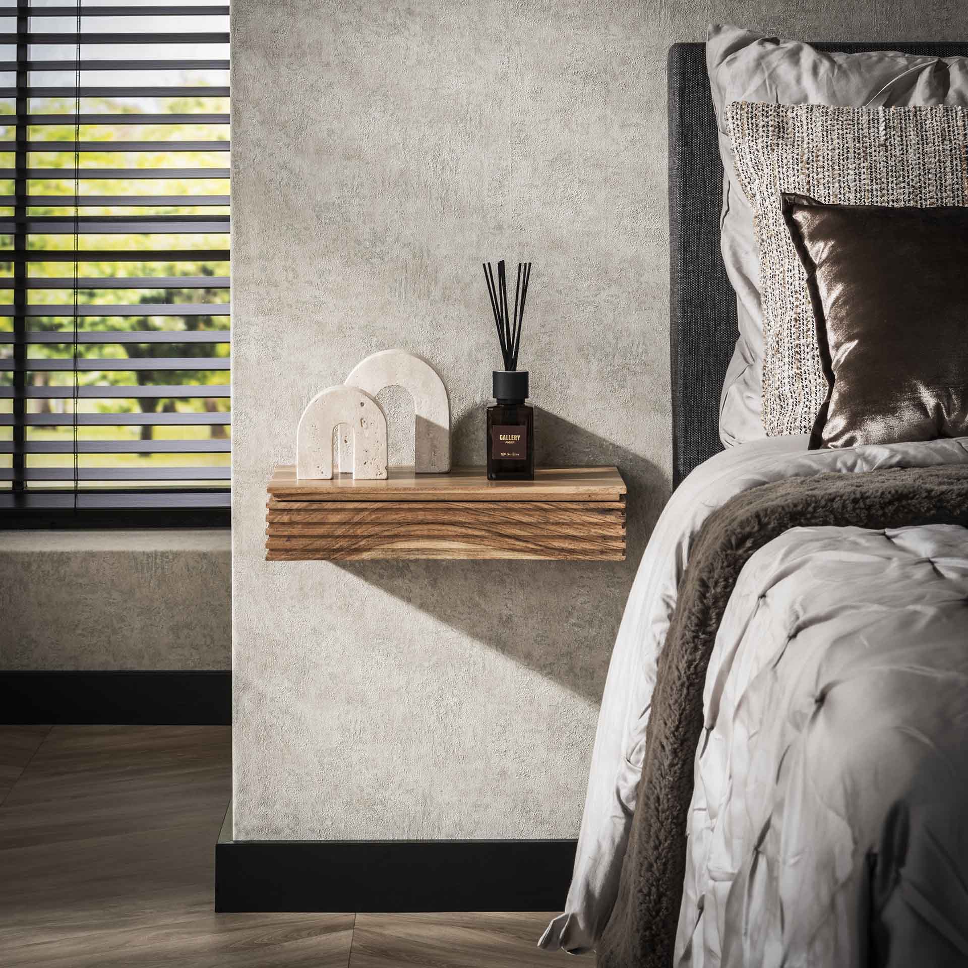 Set aus zwei Nachtschränken von lefurn.de, moderne Nachtschrank-Design mit Ablageflächen in hellem Holz.