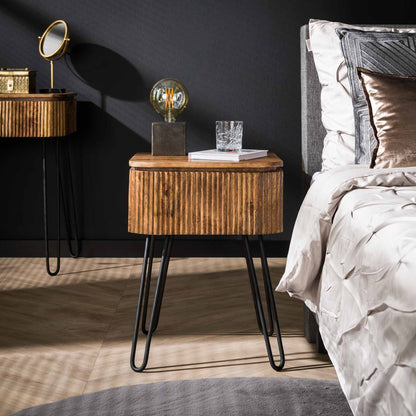 Moderner Nachtschrank Wave 1 von lefurn.de, elegantes Design, mit Schubladen und Ablagefläche, aus dunklem Holz.