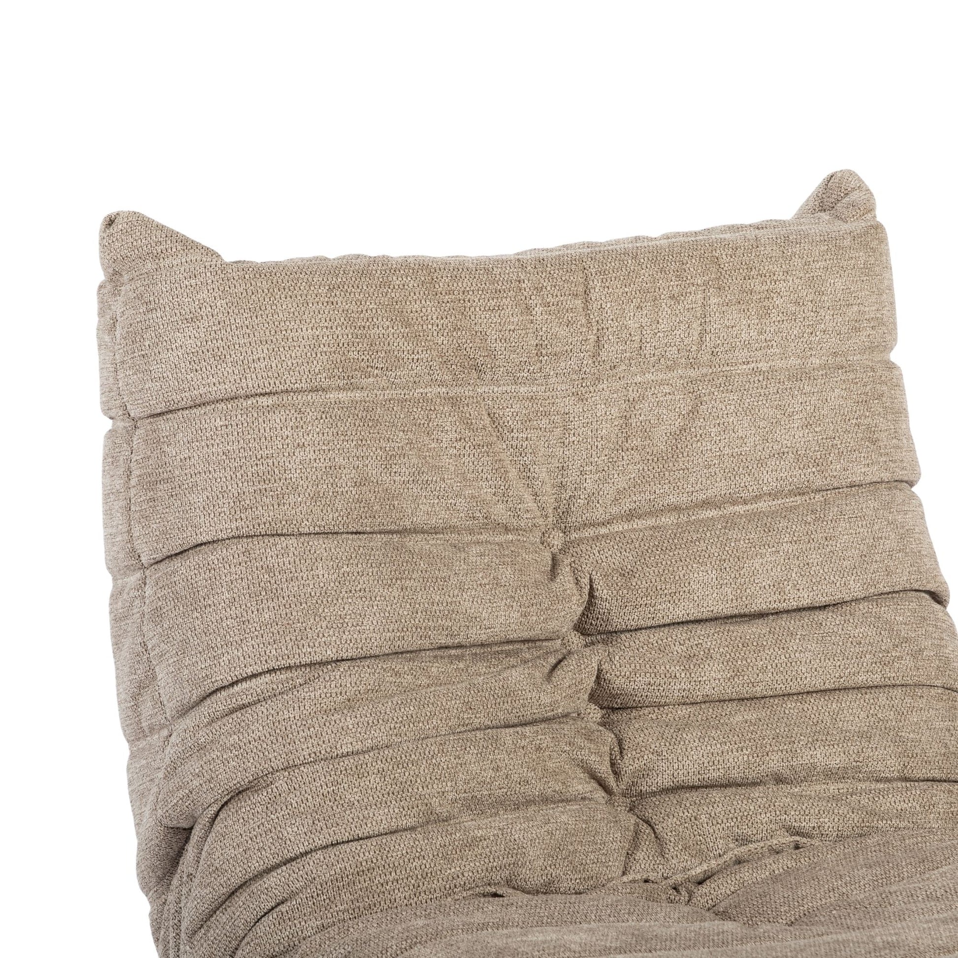 Bequemer Relaxsessel Zen in Taupe von lefurn.de mit weichem Stoff und komfortabler Sitzfläche.