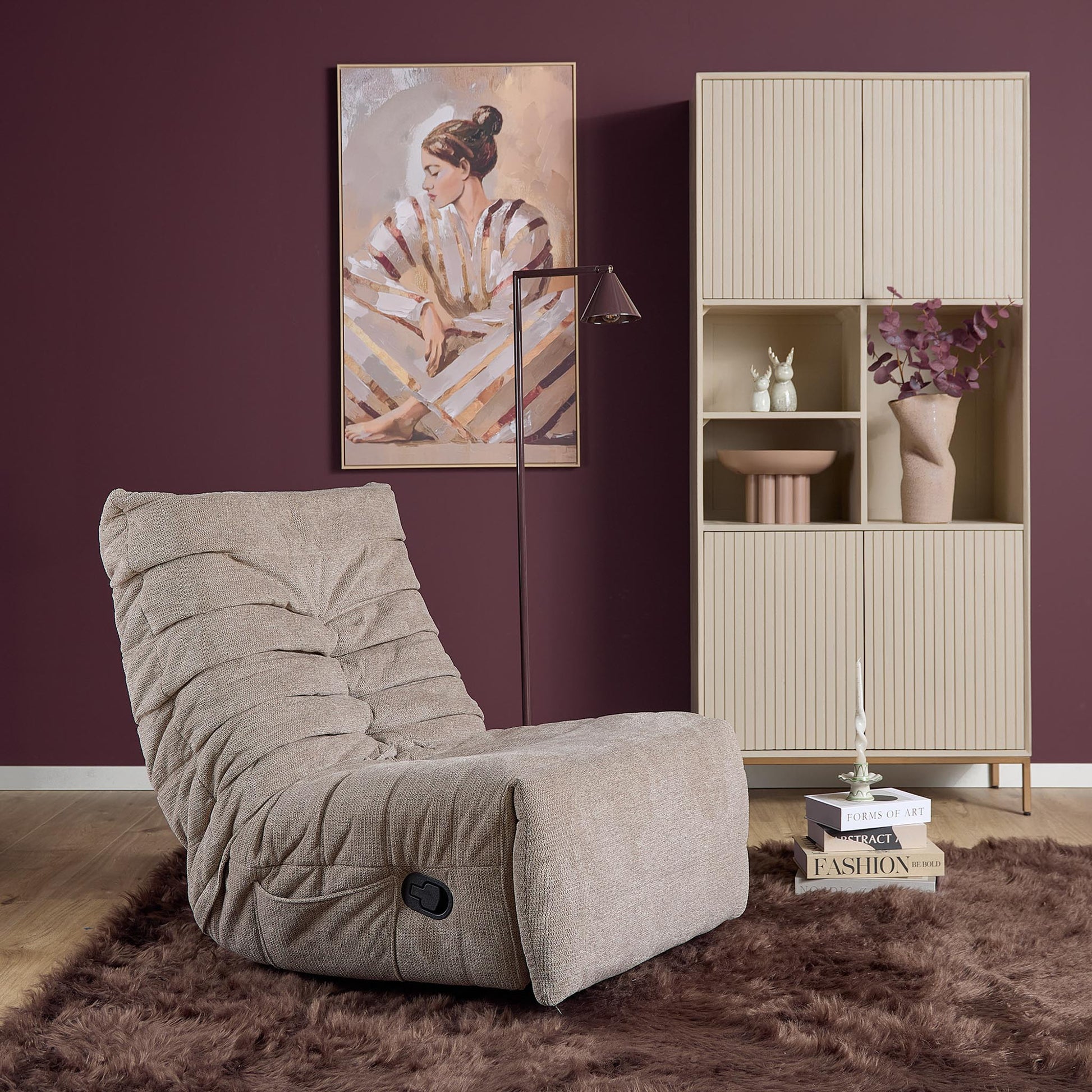 Beiger Relaxsessel Zen von lefurn.de mit bequemen Polstern und modernen Design, ideal für entspannte Stunden.