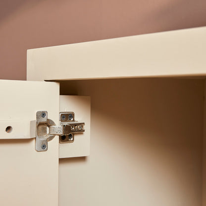 Helles Sandfarbenes Sideboard Brussel 150 von lefurn.de mit Stauraum und modernem Design, Blick auf die Oberseite und Schubladen.
