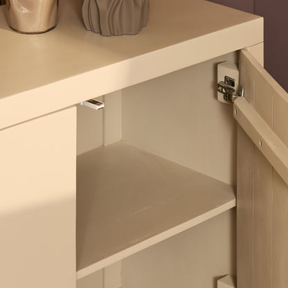 Moderner Sandfarbener Sideboard Brussel 200 von lefurn.de mit klaren Linien und Stauraum, im Wohnzimmer platziert.