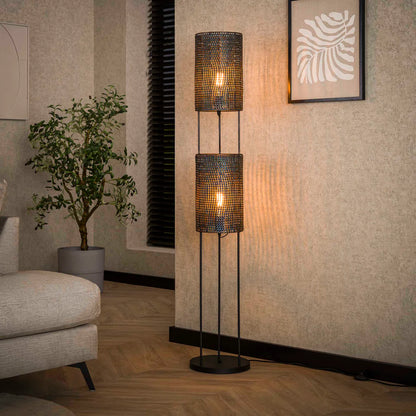 Moderne Stehlampe Armor Tube von lefurn.de mit schlankem Design und weichem Licht, ideal für Wohnzimmer und Schlafzimmer.