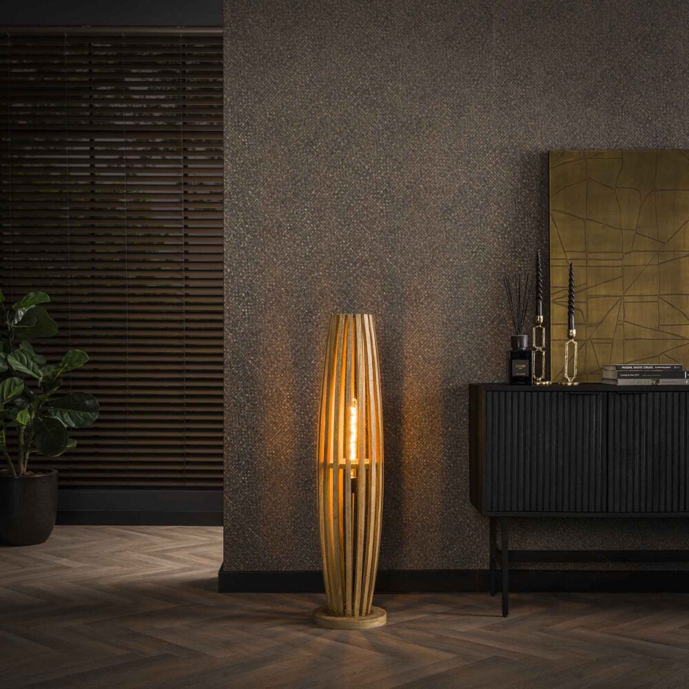 Moderne Stehlampe Orbit von lefurn.de mit klaren Linien und stilvollem Design, ideal für Wohnzimmer oder Bürobeleuchtung.