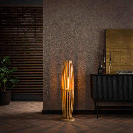 Moderne Stehlampe Orbit von lefurn.de mit klaren Linien und stilvollem Design, ideal für Wohnzimmer oder Bürobeleuchtung.
