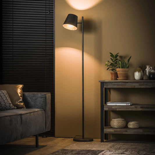 Moderne Stehlampe aus Metall in schlichtem Design, ideal für Wohnzimmer oder Büro, von lefurn.de