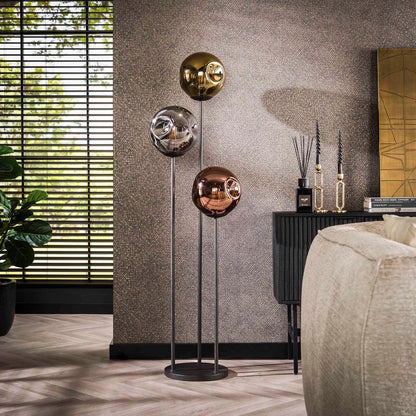 Moderne Stehlampe Stellar von lefurn.de mit eleganter Design-Optik und warmem Licht für gemütliche Raumbeleuchtung