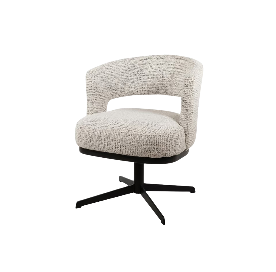 Cinnamonfarbener Stuhl Bruce von lefurn.de mit modernem Design und bequemer Sitzfläche, Blick auf den stilvollen Esszimmerstuhl