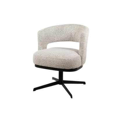 Cinnamonfarbener Stuhl Bruce von lefurn.de mit modernem Design und bequemer Sitzfläche, Blick auf den stilvollen Esszimmerstuhl