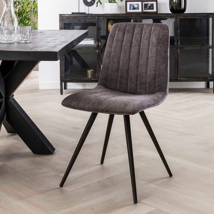 Grüner Stuhl Stitch von lefurn.de mit bequemer Sitzfläche und modernen Design, ideal für Esszimmer oder Büro.