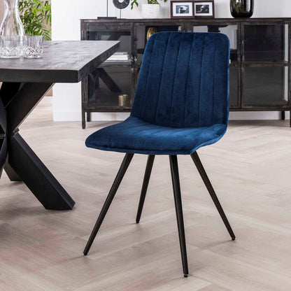 Grüner Stuhl Stitch von lefurn.de mit gepolstertem Sitz und Rückenlehne, modernes Design, ideal für Esszimmer oder Büro.
