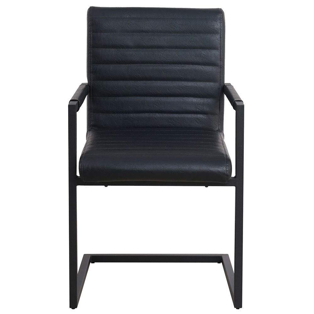 Schwarzer Stuhl Kubis von lefurn.de mit modernem Design und bequemer Sitzfläche, Blick auf die stilvolle Sitzgelegenheit.