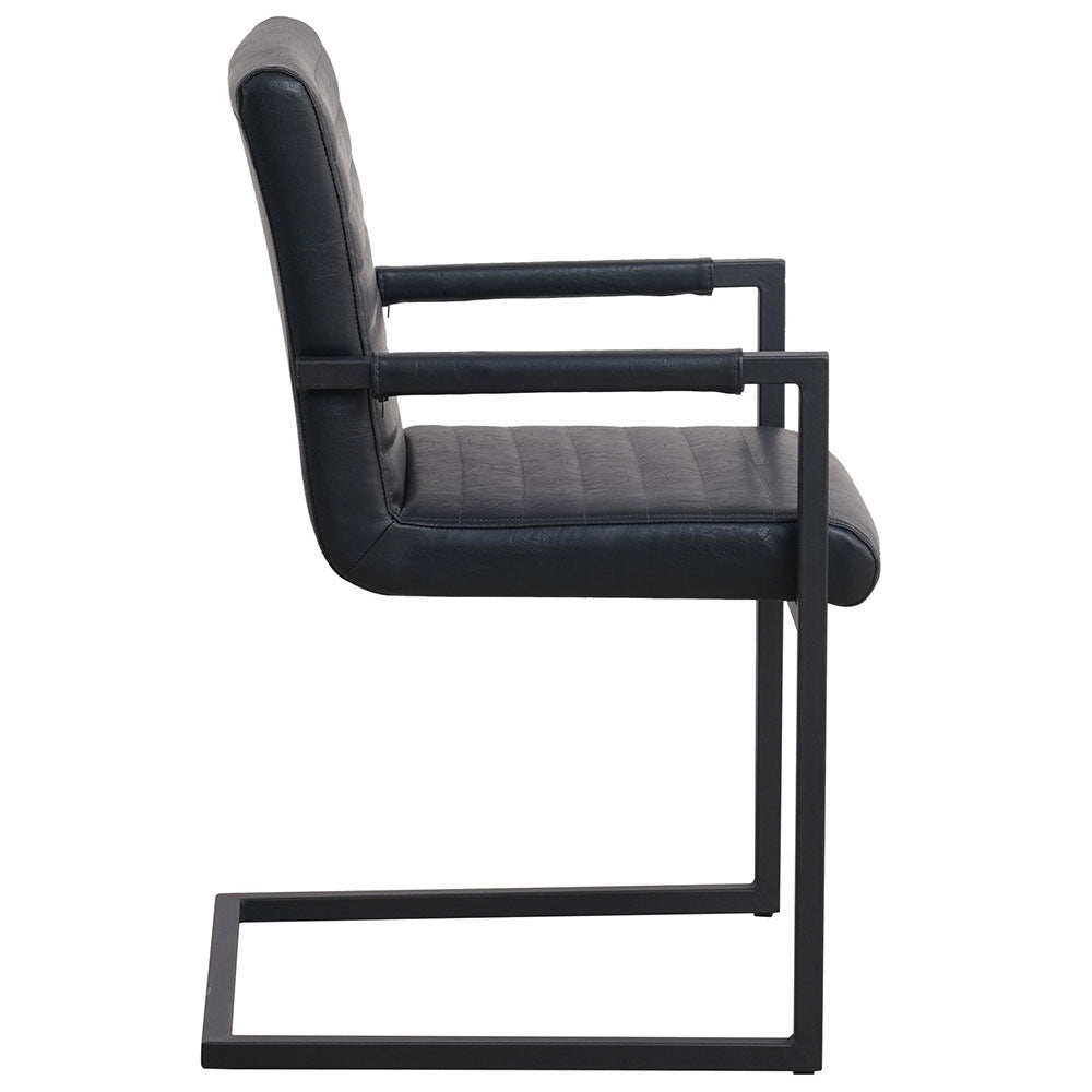 Schwarzer Kubis Stuhl von lefurn.de mit modernem Design und bequemer Sitzfläche.