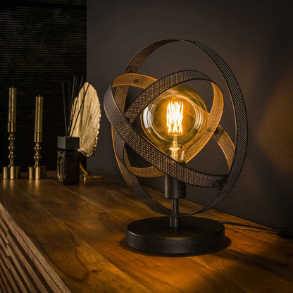 Leuchtende Tischlampe Cosmos Mesh von lefurn.de mit modernem Design und Mesh-Schirm auf einem Schreibtisch.