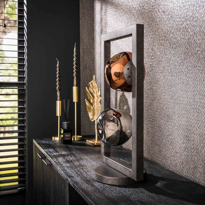 Moderne Tischlampe Stellar von lefurn.de mit elegantem Design und warmem Licht für Wohnzimmer und Büro.