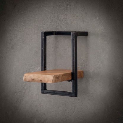 Wandregal Edge 20 von lefurn.de, modernes Wandregal mit klaren Linien und praktischem Stauraum, an einer Wand montiert.