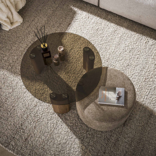 Helles Couchtisch-Set Tinto Pouf von lefurn.de mit modernem Design und praktischem Stauraum, sichtbar auf dem Bild