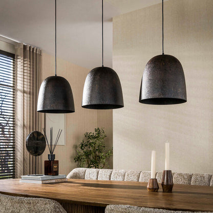 Moderne Hängelampe Nova 3L von lefurn.de mit drei Lampenschirmen aus Metall, ideal für Esszimmer oder Wohnzimmer.