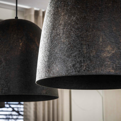 Moderne Hängelampe Nova 3L von lefurn.de mit drei Lampenschirmen aus Metall und Holz, ideal für Esszimmer oder Wohnzimmer.
